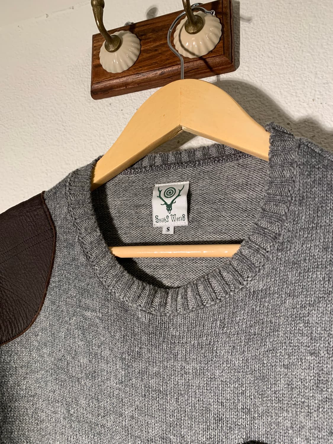 남이서팔 사슴가죽 패치 니트 상품이미지2