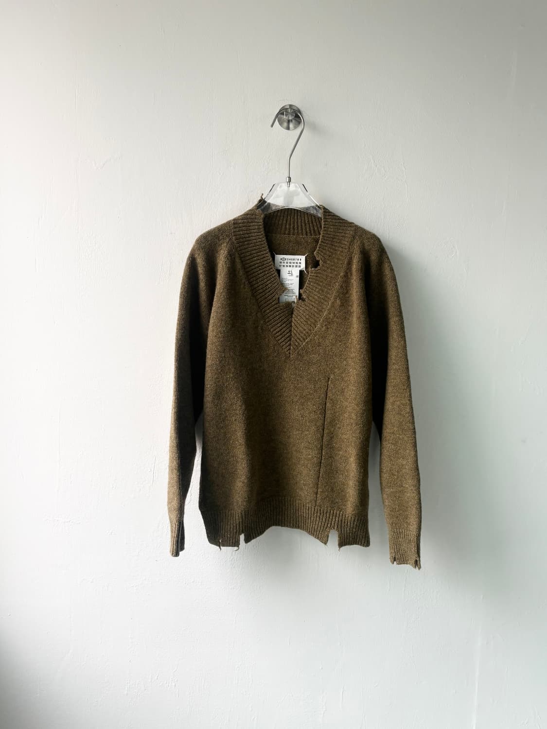 마르지엘라 디스트레싱 브이넥 스웨터 상품이미지4