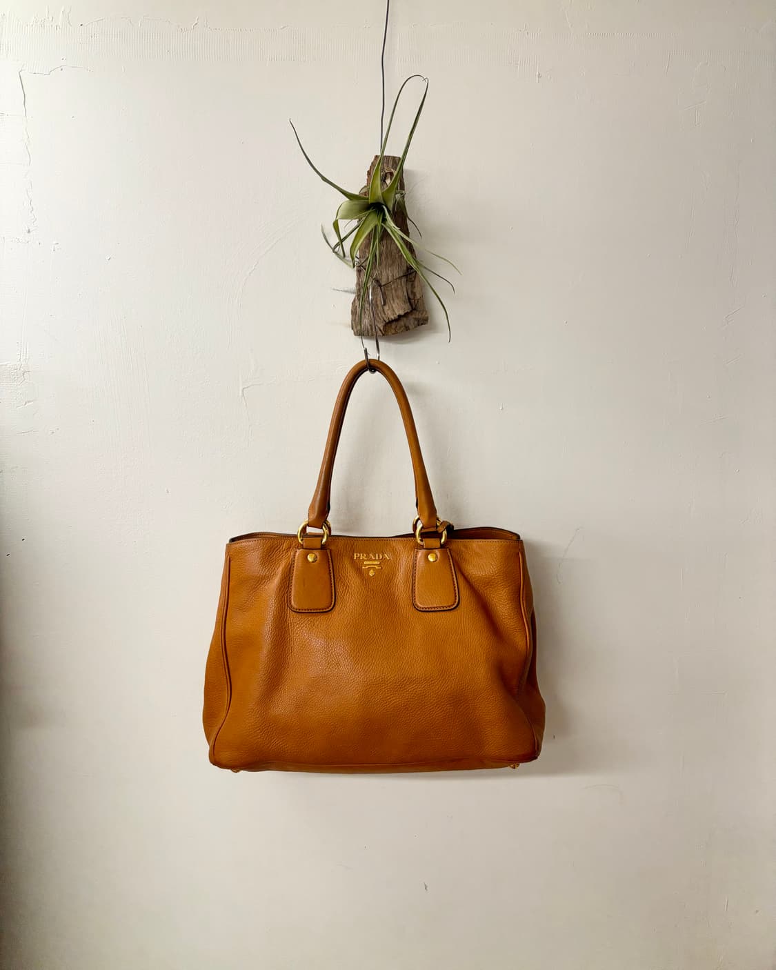 프라다 브라운 빌테로 다이노 토트백 상품이미지1