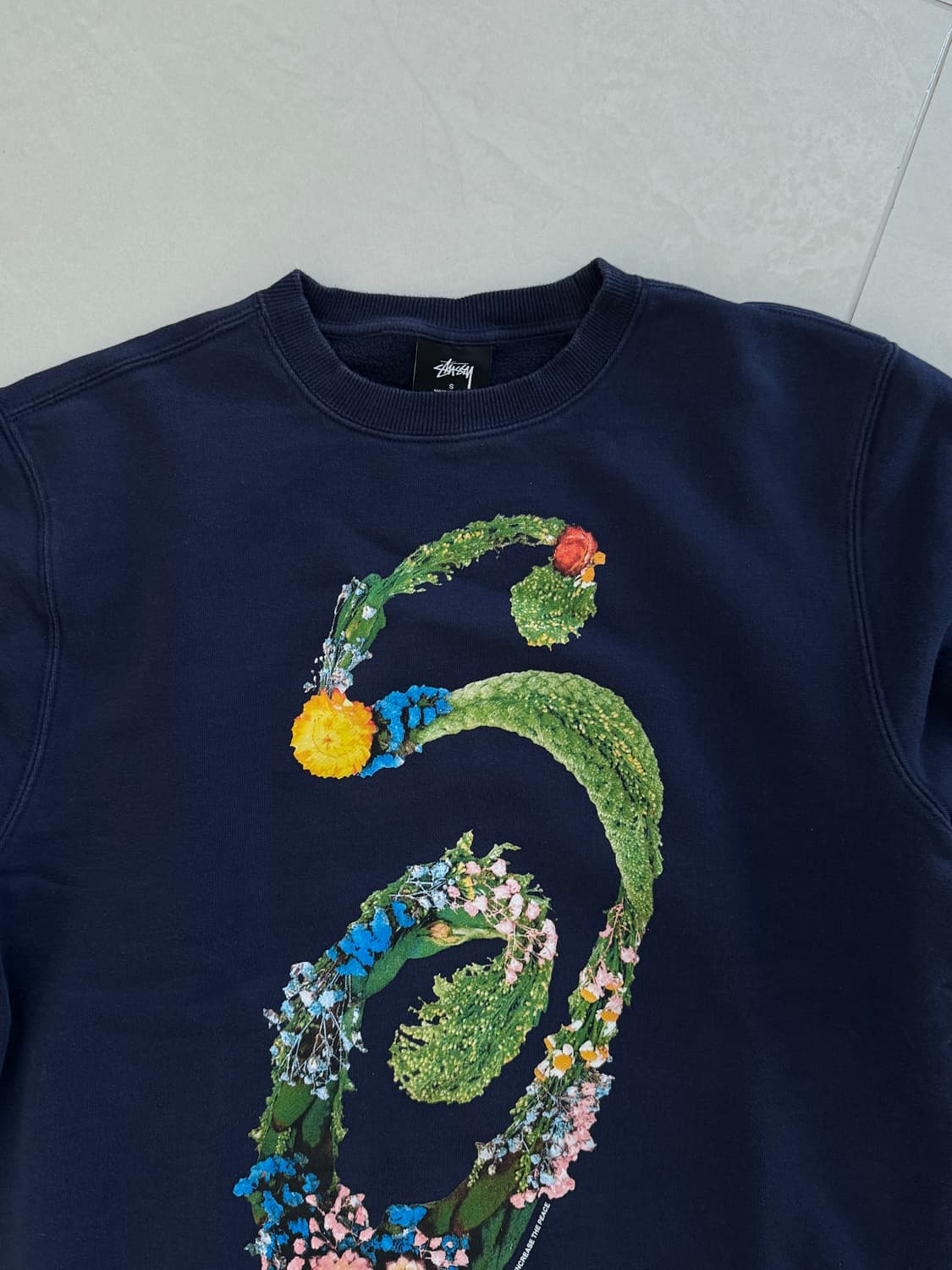 Stussy 플로랄 프린트 네이비 맨투맨 S 상품이미지1