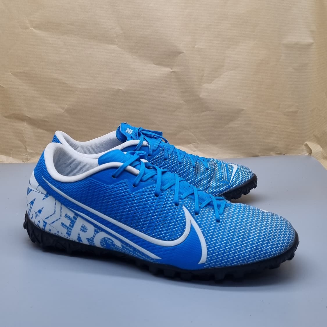 나이키 머큐리얼 베이퍼13 아카데미 풋살화270 상품이미지1