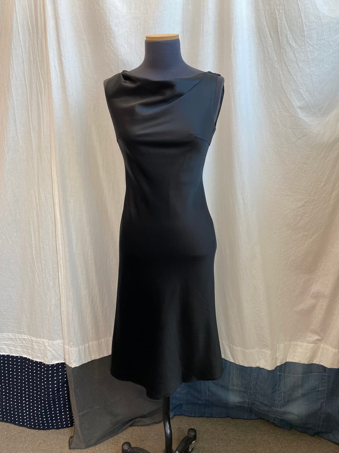 블랙 드레이프 원피스(XS) 상품이미지1