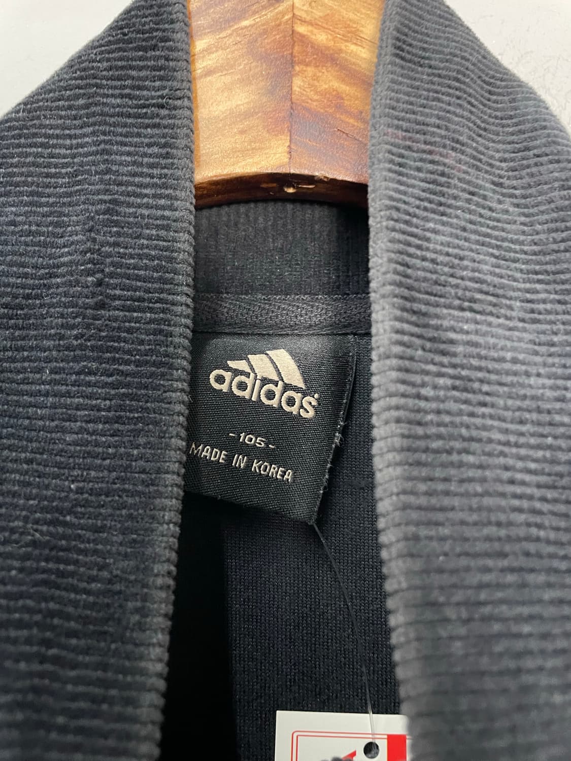 아디다스 블랙 벨벳 백로고 트랙탑 져지 H2076 상품이미지5