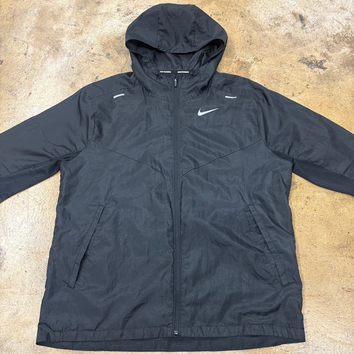 [정품/L,100] 나이키 러닝 바람막이 후드 블랙 b17 상품이미지3