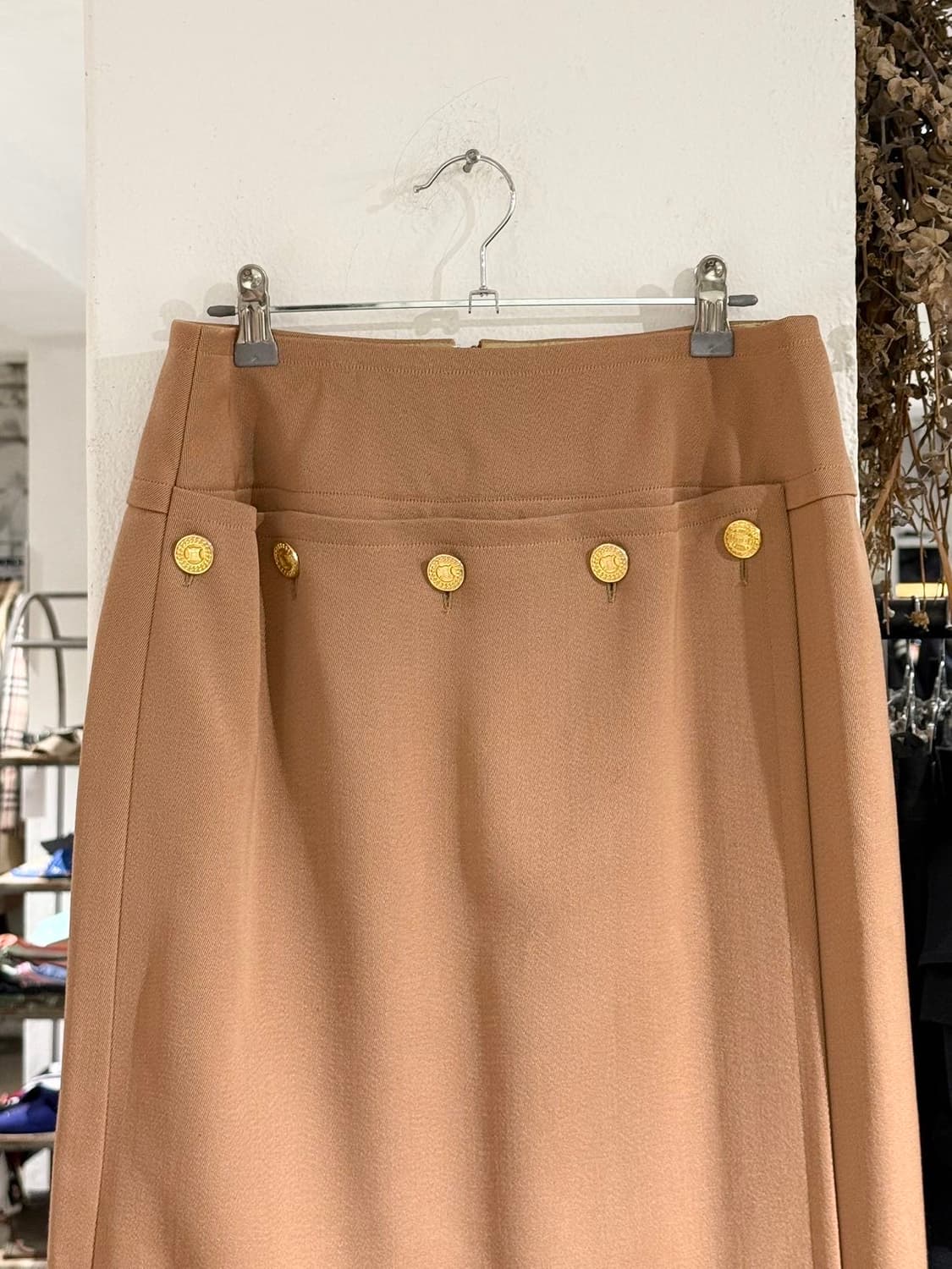 셀린느 90s 베이지 레인울 금장 버튼 미디스커트 상품이미지2