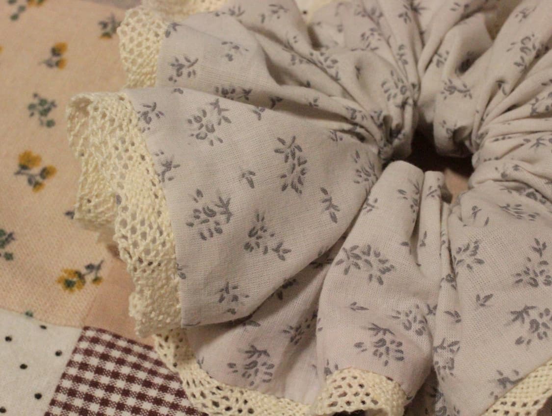 핸드메이드 연그레이 레이스 스크런치 상품이미지3