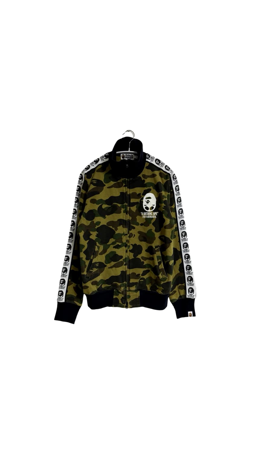 베이프 녹계 사커 집업 상품이미지1