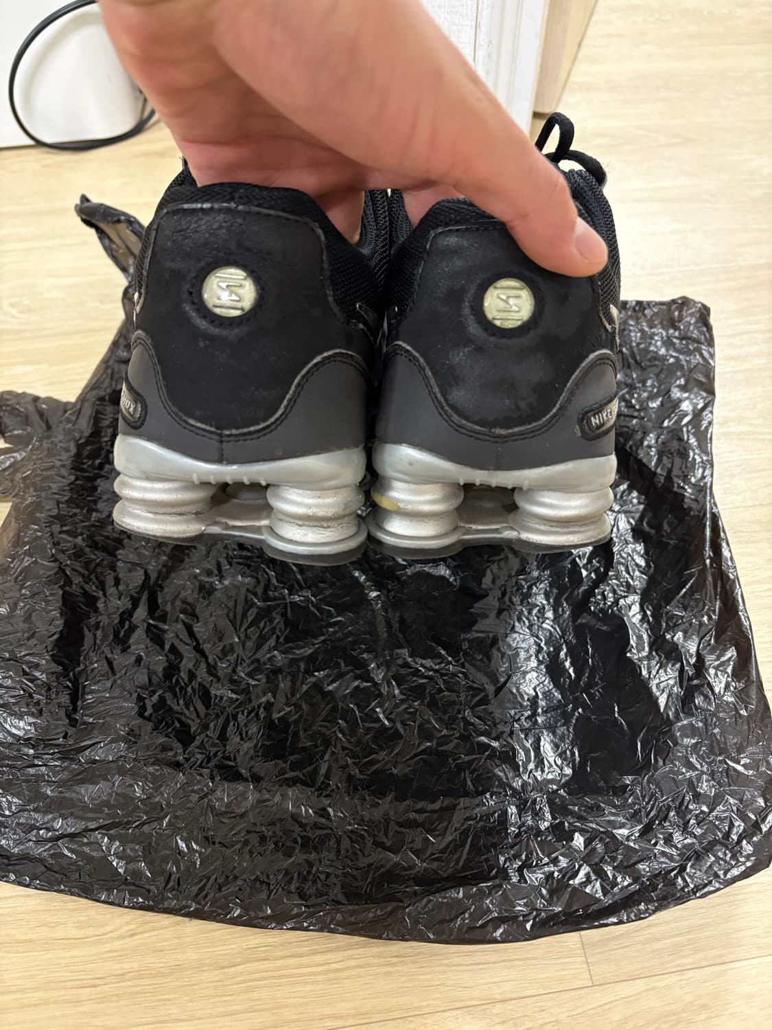 Nike 2016 shox avenue black metalic silv 상품이미지4