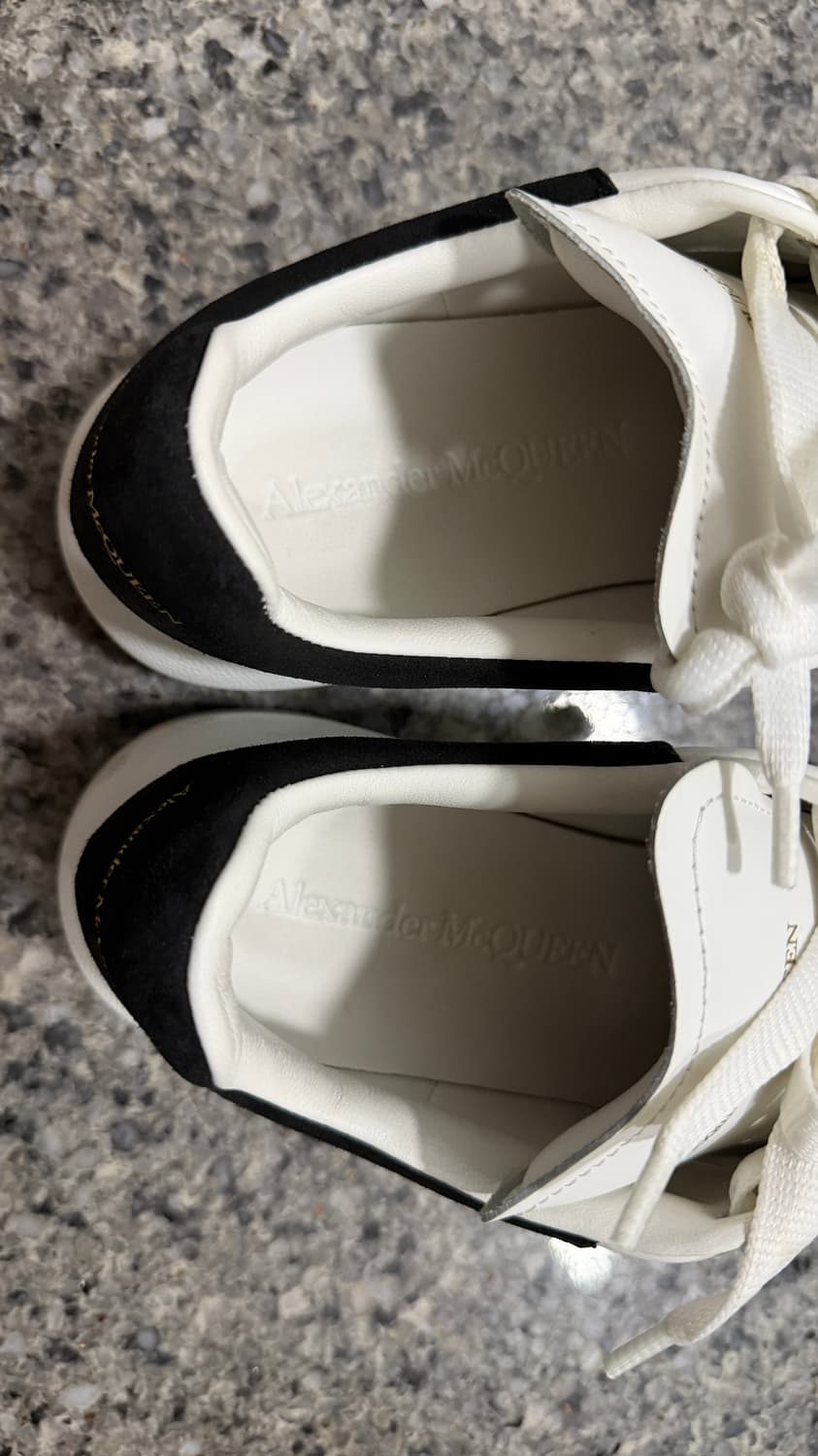 알렉산더 맥퀸 오버솔 스니커즈 화이트 블랙 상품이미지4