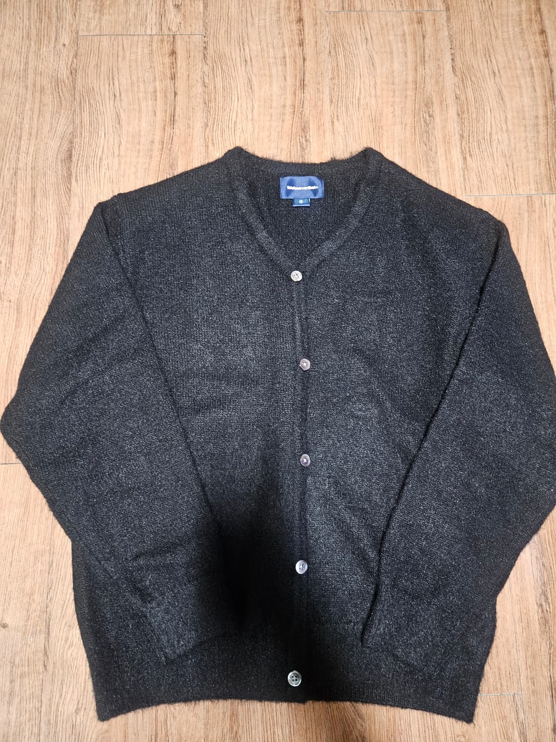 디스이즈네버댓 hairy knit 가디건 블랙 상품이미지1