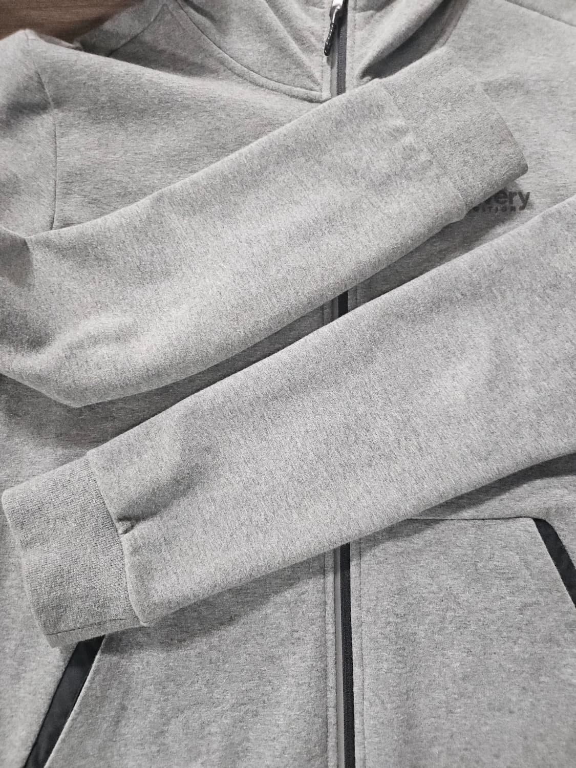 디스커버리(discovery) 후드 트레이닝 상의 상품이미지4