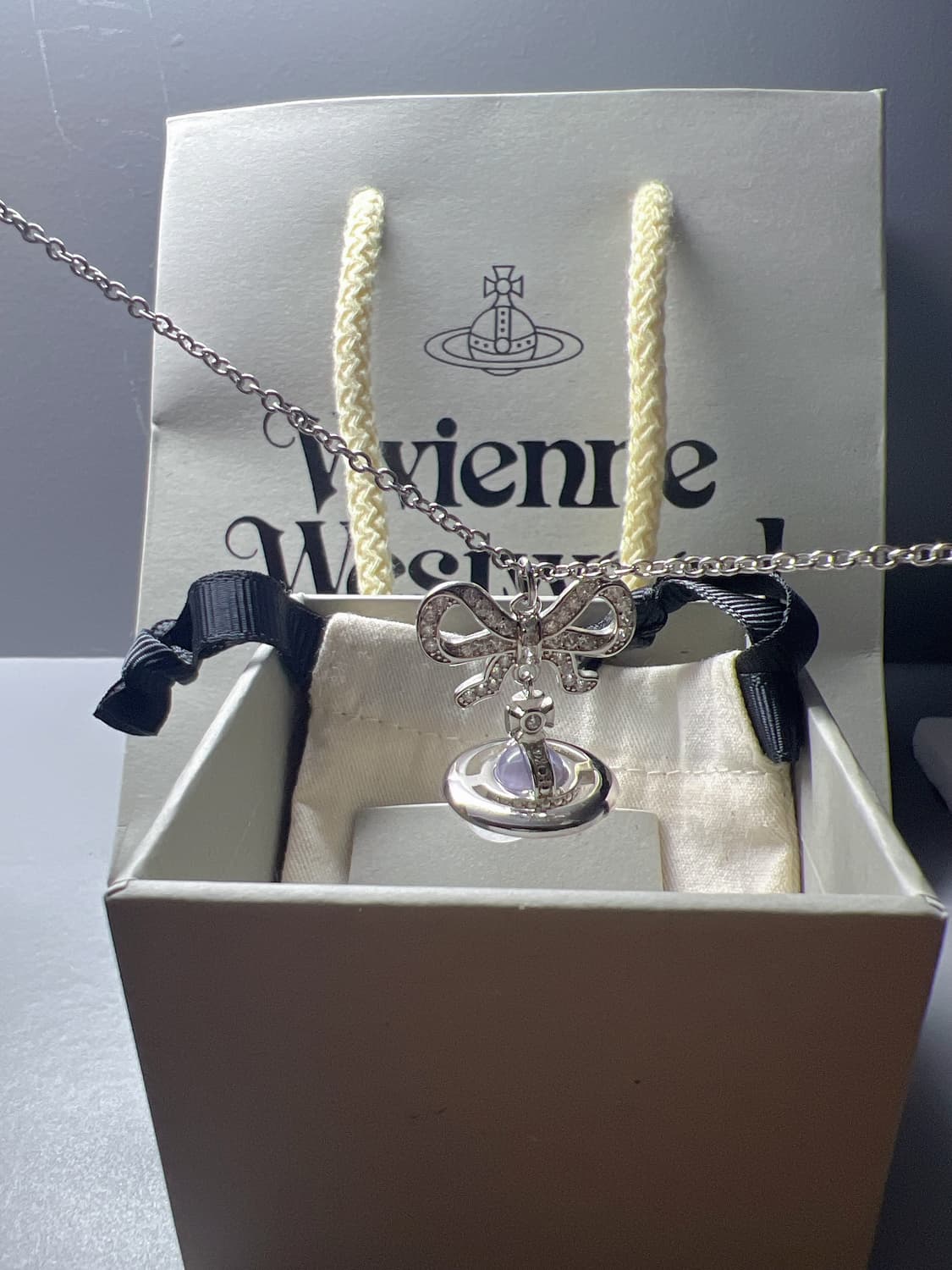 비비안웨스트우드 옥타비에 리본 목걸이 상품이미지2