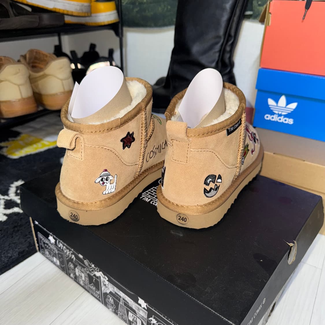 새상품) 팀코믹스 코스믹 그래픽 어그부츠 카라멜240 상품이미지3