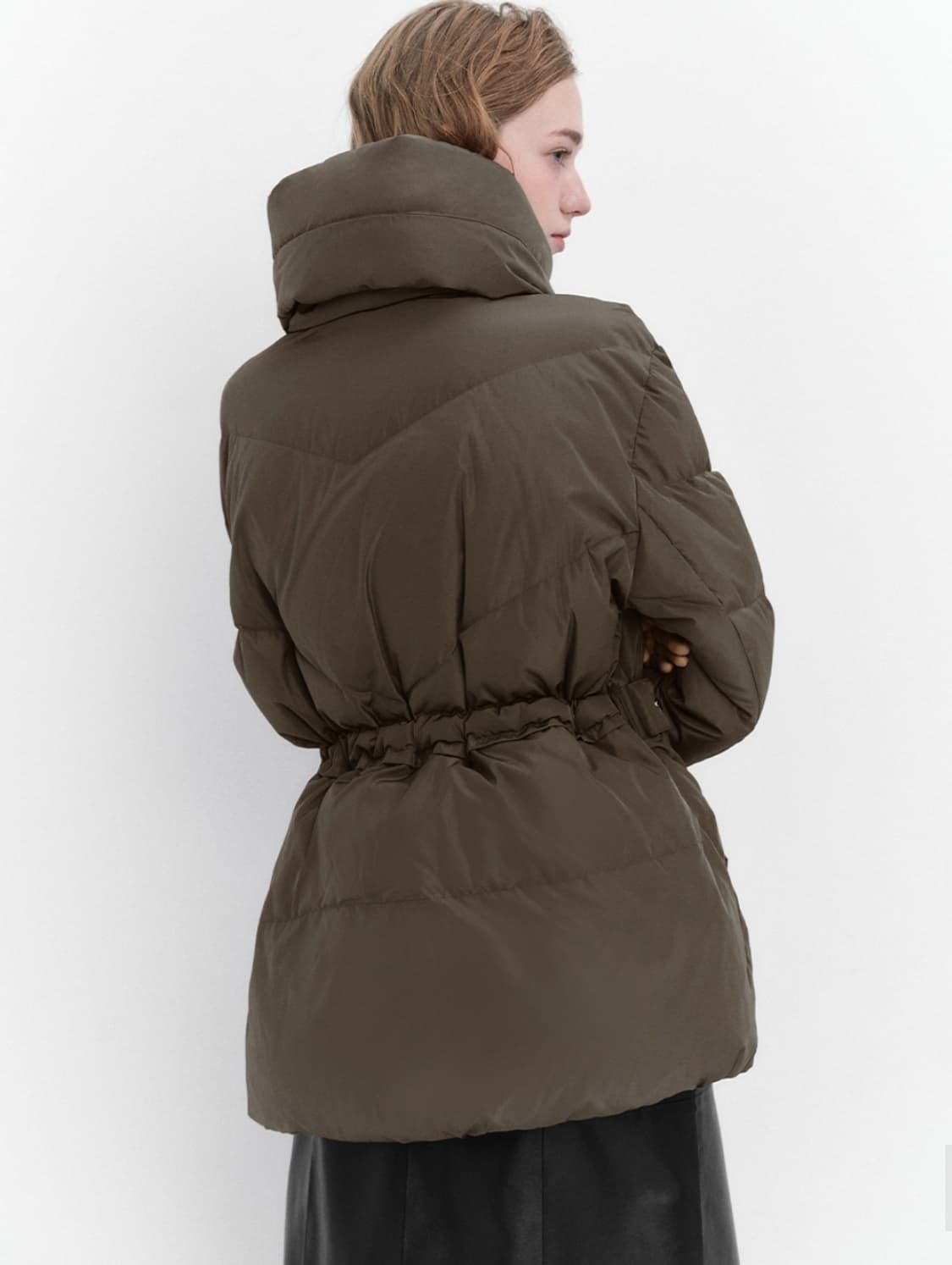 마리끌레르 23FW 하이넥 구스다운 패딩 38size 상품이미지2