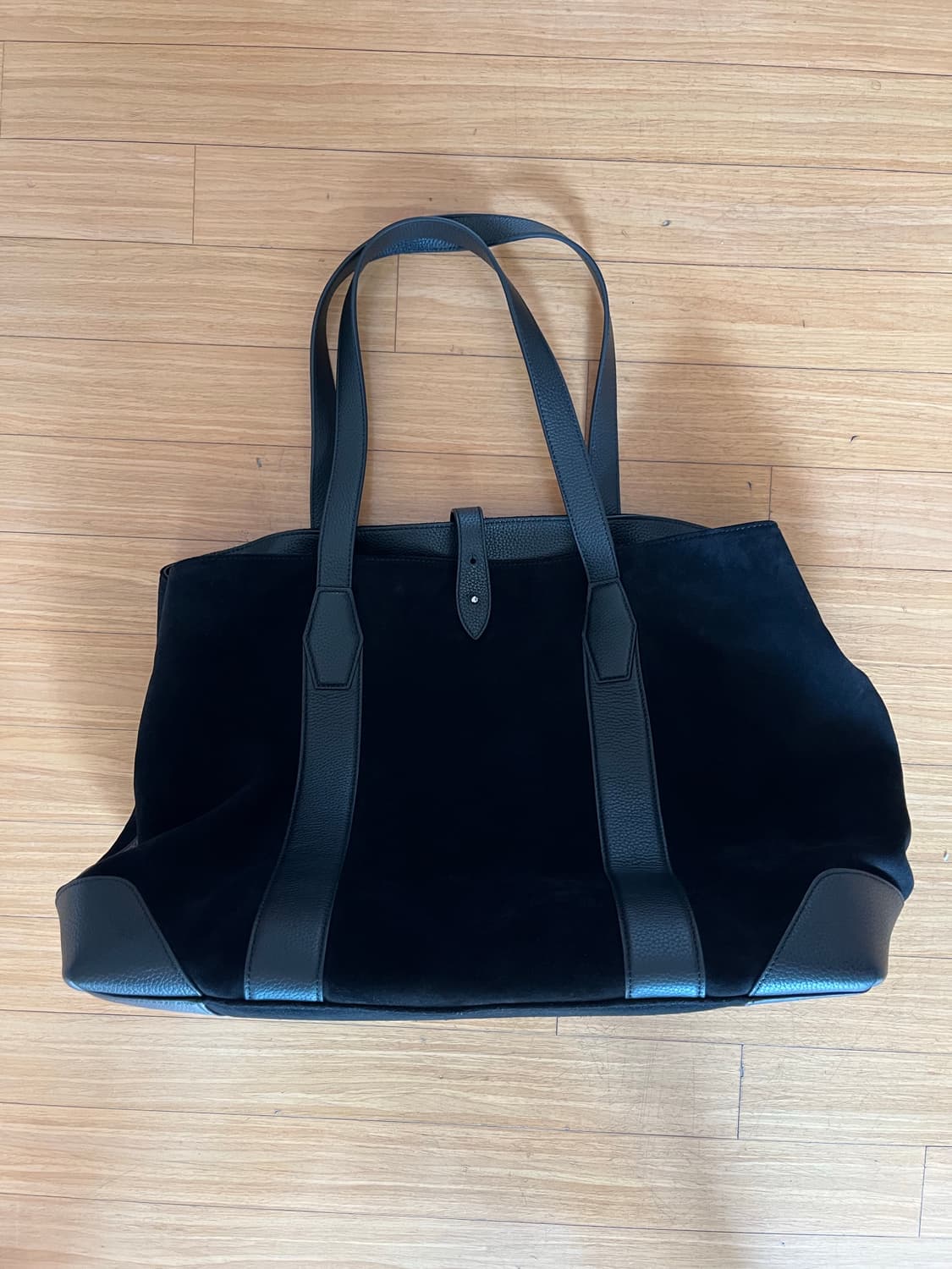 코스 위켄더 토트백(블랙 스웨이드 리얼레더) 상품이미지1