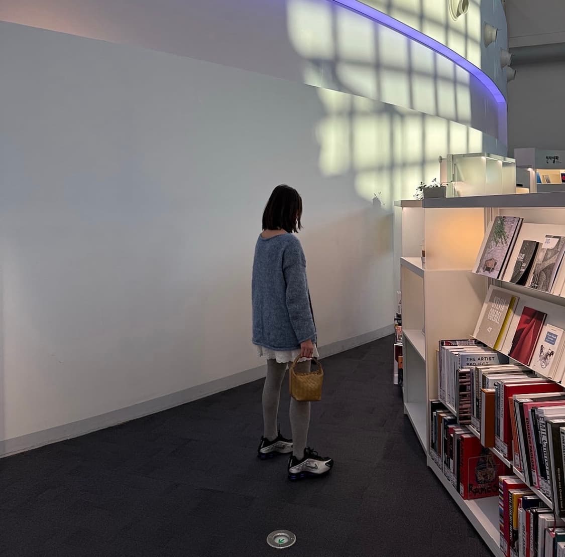 나이키 샥스 R4 메탈릭 실버 앤 블랙 상품이미지2