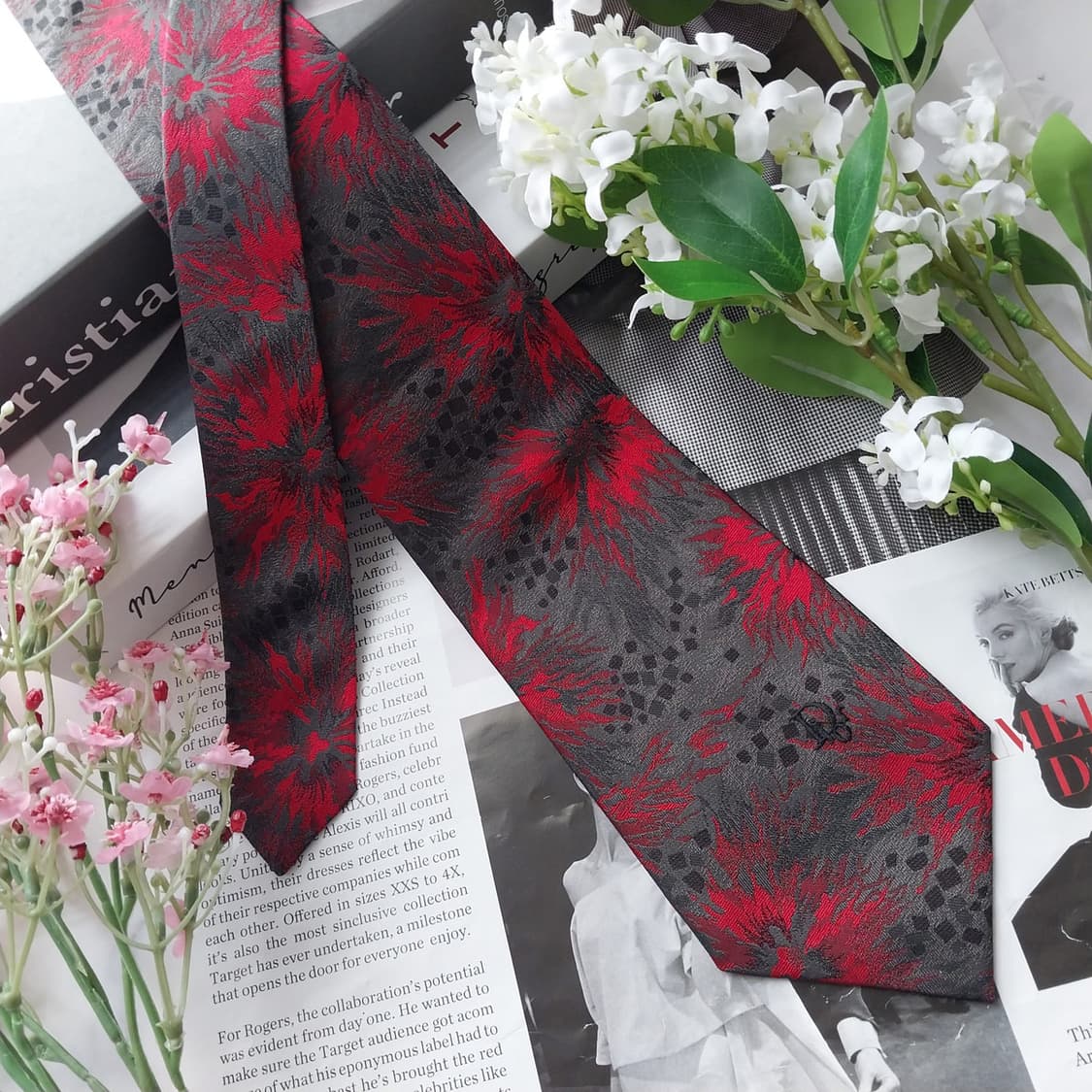 크리스찬 디올 실크 그레이&레드 패턴 넥타이 9.1cm S등급 K1687 상품이미지3