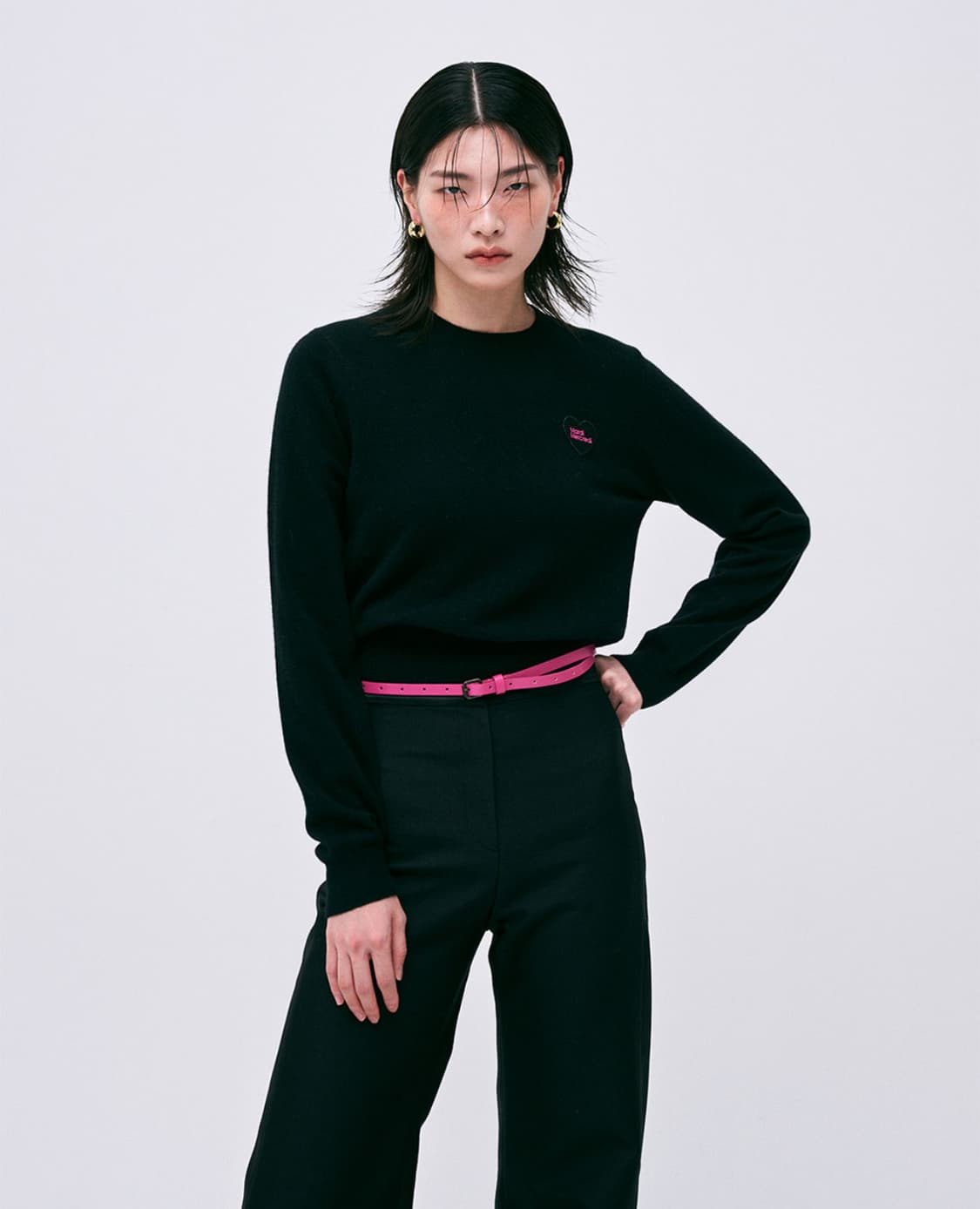 마르디 메크르디 라쿤 블렌드 라운드넥 하트 로고 니트 블랙 상품이미지4