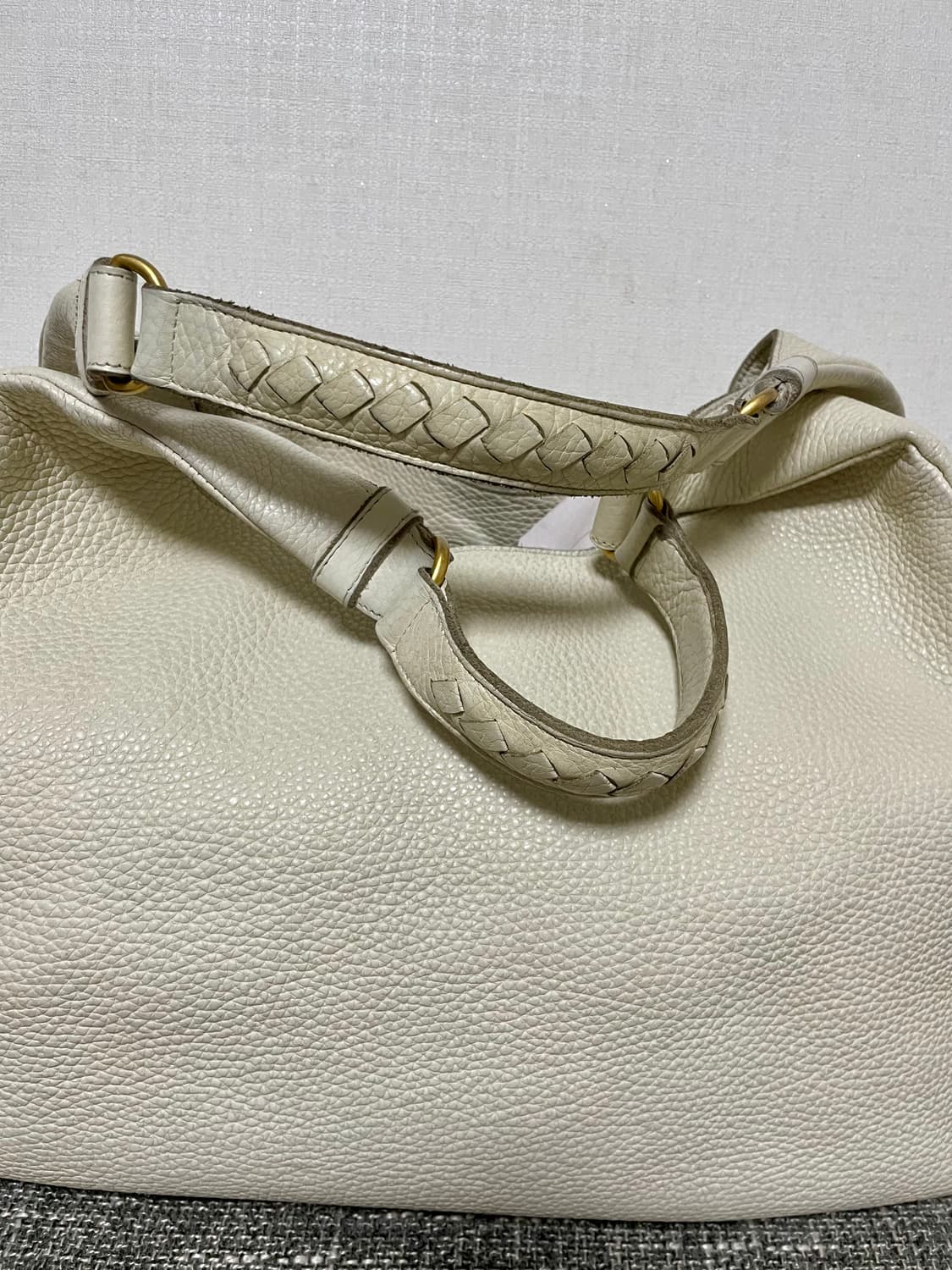 보테가 베네타 가죽 캄파나 호보백 아이보리 정품 상품이미지3