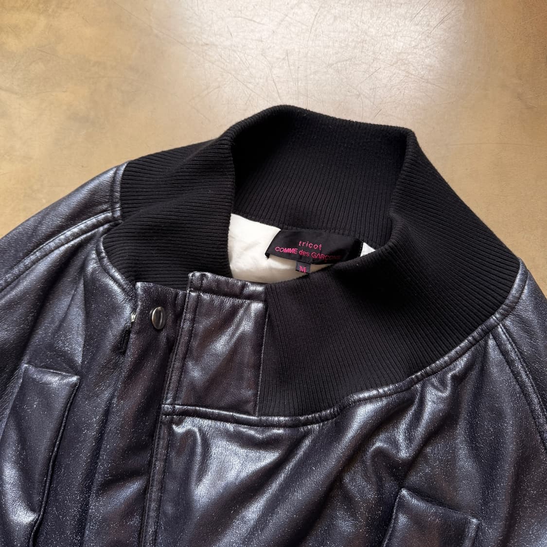 2019 런웨이 꼼데가르송 트리콧 페이크레더 봄버 자켓 상품이미지4