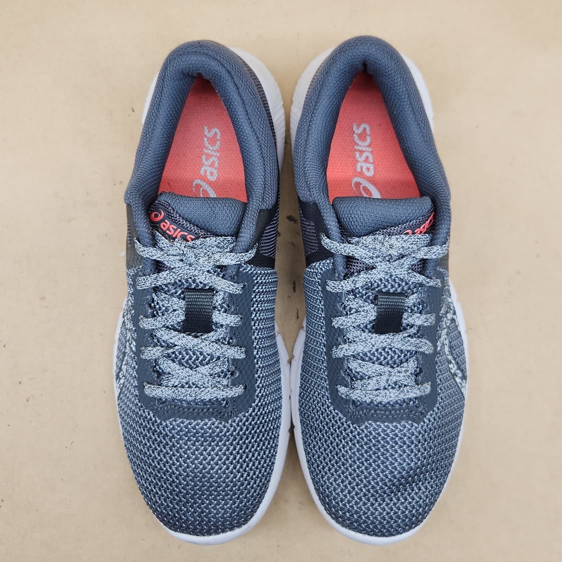 아식스  나이트퓨즈2 여성런닝화240  상품이미지2