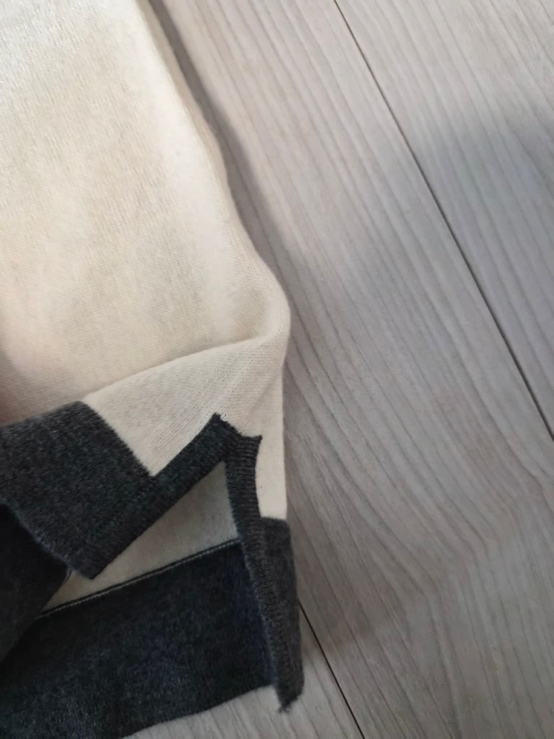 루이까스텔 모 100% 반폴라 조끼 100 사이즈 제품입니다. 상품이미지6