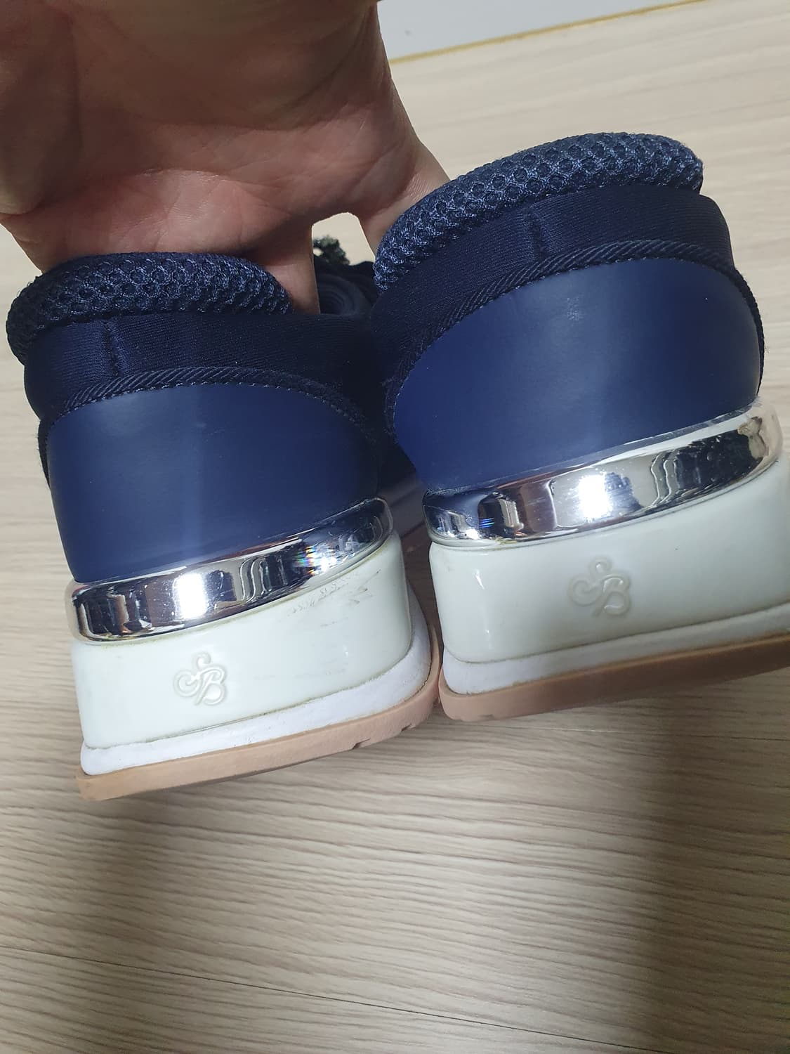 슈콤마보니 네이비 스니커즈 리본 장식 240 상품이미지7