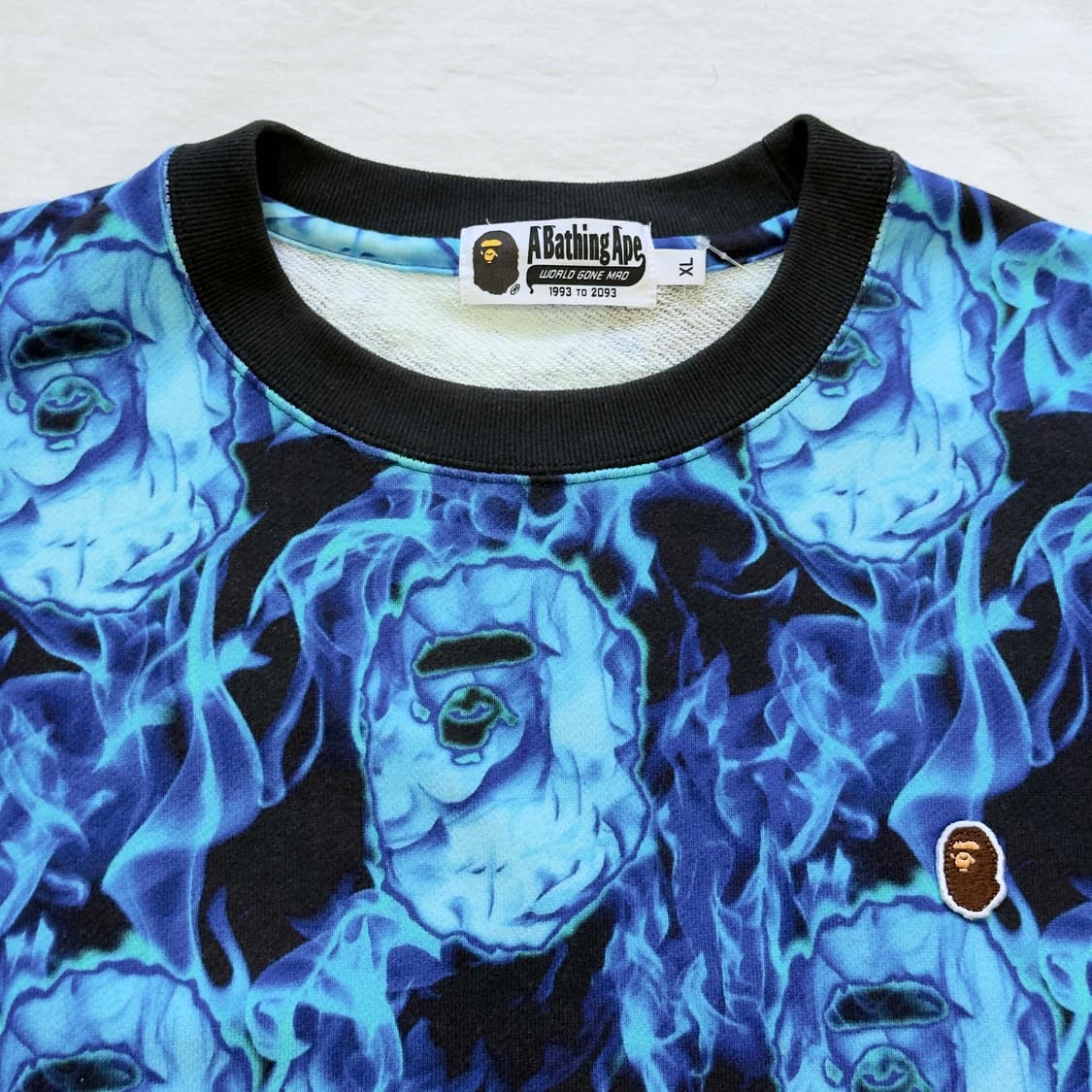 베이프 플레임 사루 맨투맨 상품이미지2