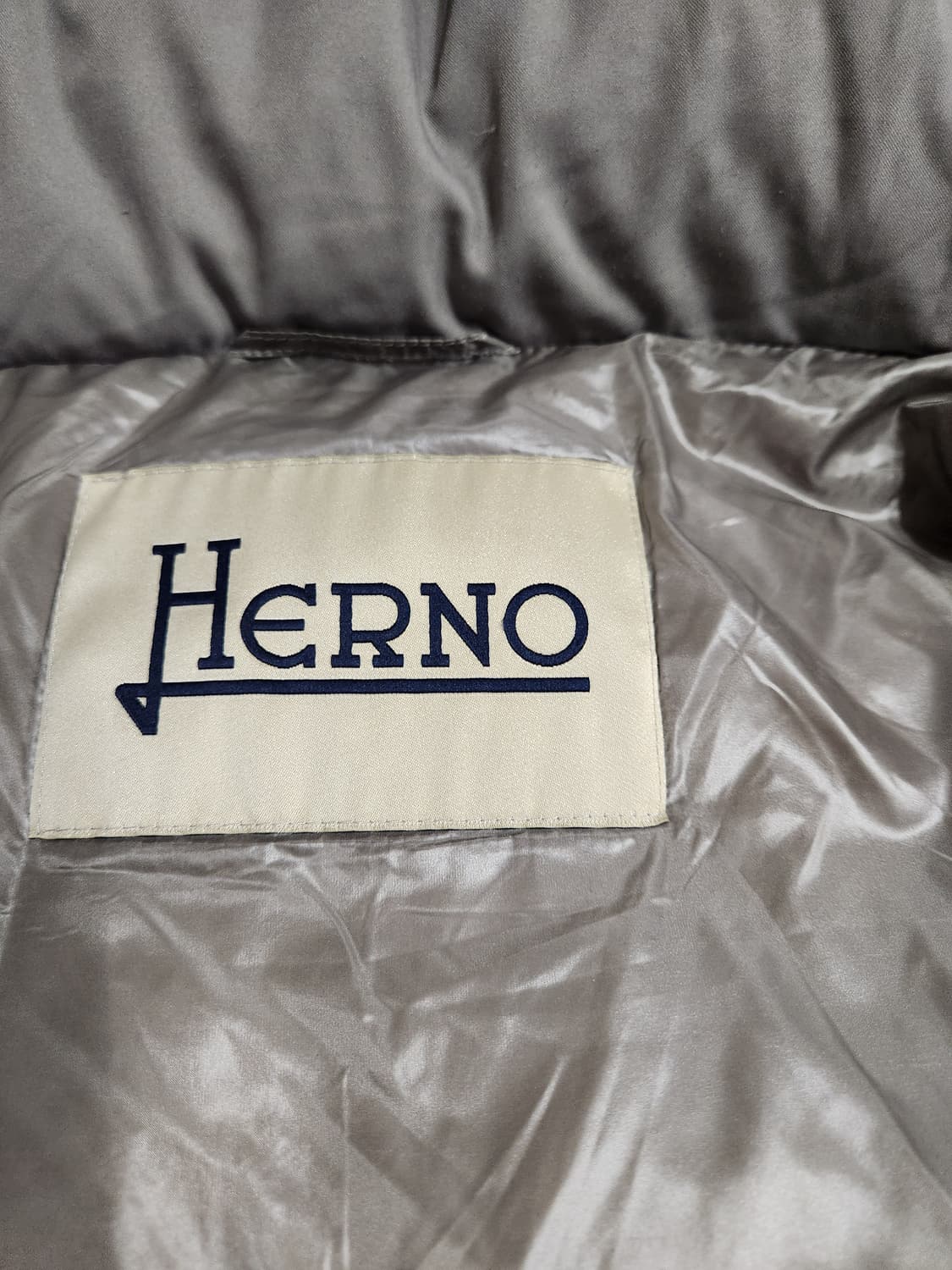 에르노 HERNO 여성 폴라테크후드패딩 상품이미지9