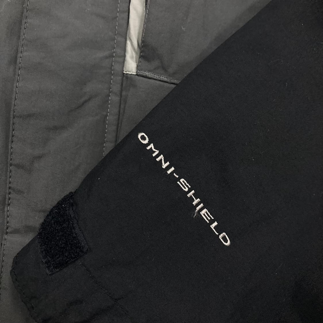 컬럼비아 믹스 컬러 스몰 로고 바람막이 점퍼 상품이미지3