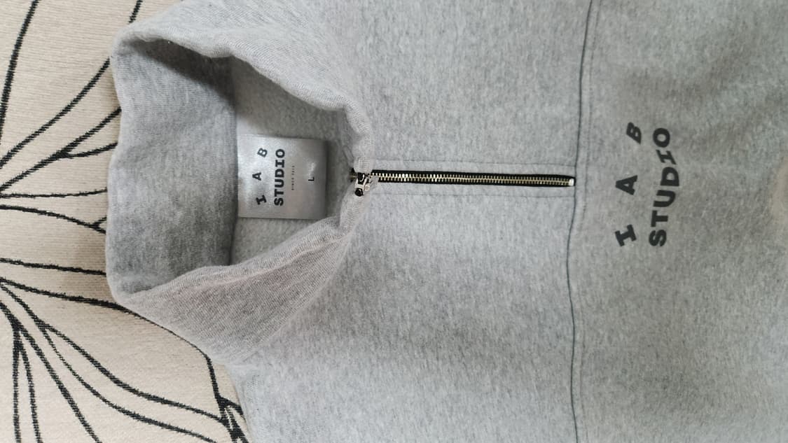 아이앱스튜디오 X 현대모비스 반집업 맨투맨 L 상품이미지4