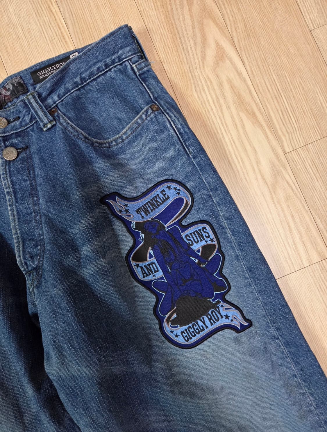 기글리로리 체위 와펜 레귤러 데님 팬츠 상품이미지1