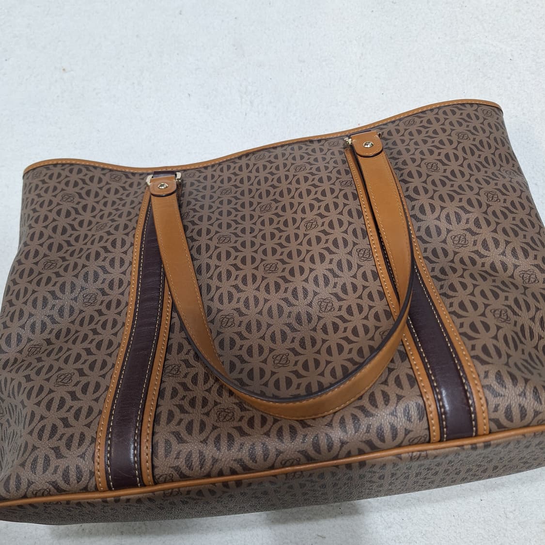 루이까또즈  쇼퍼백(상태좋음) 상품이미지5