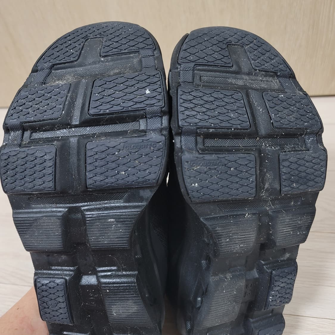 [260]<상태최상> 온러닝ON x 파프PAF 클라우드몬스터2 블랙 상품이미지9