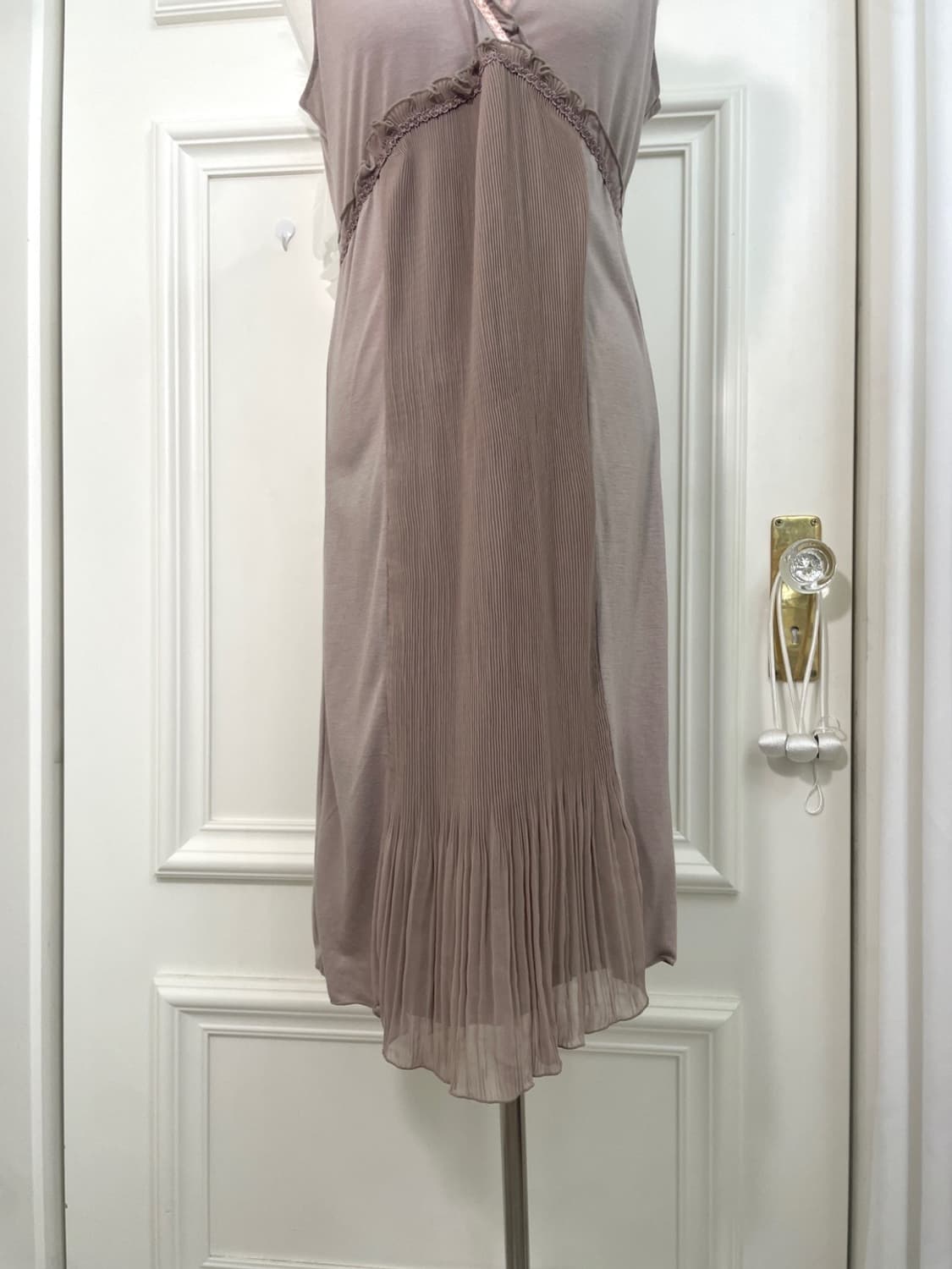 dark beige cotton pleats v-neck summer o 상품이미지8