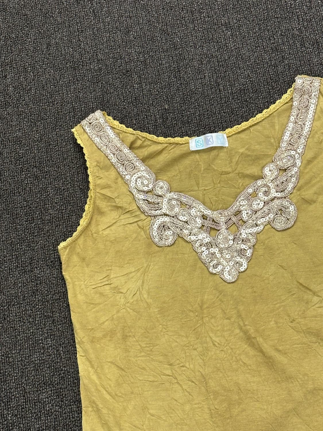 OS)Japanese vintage 자수 디테일 머스타드 나시 상품이미지4