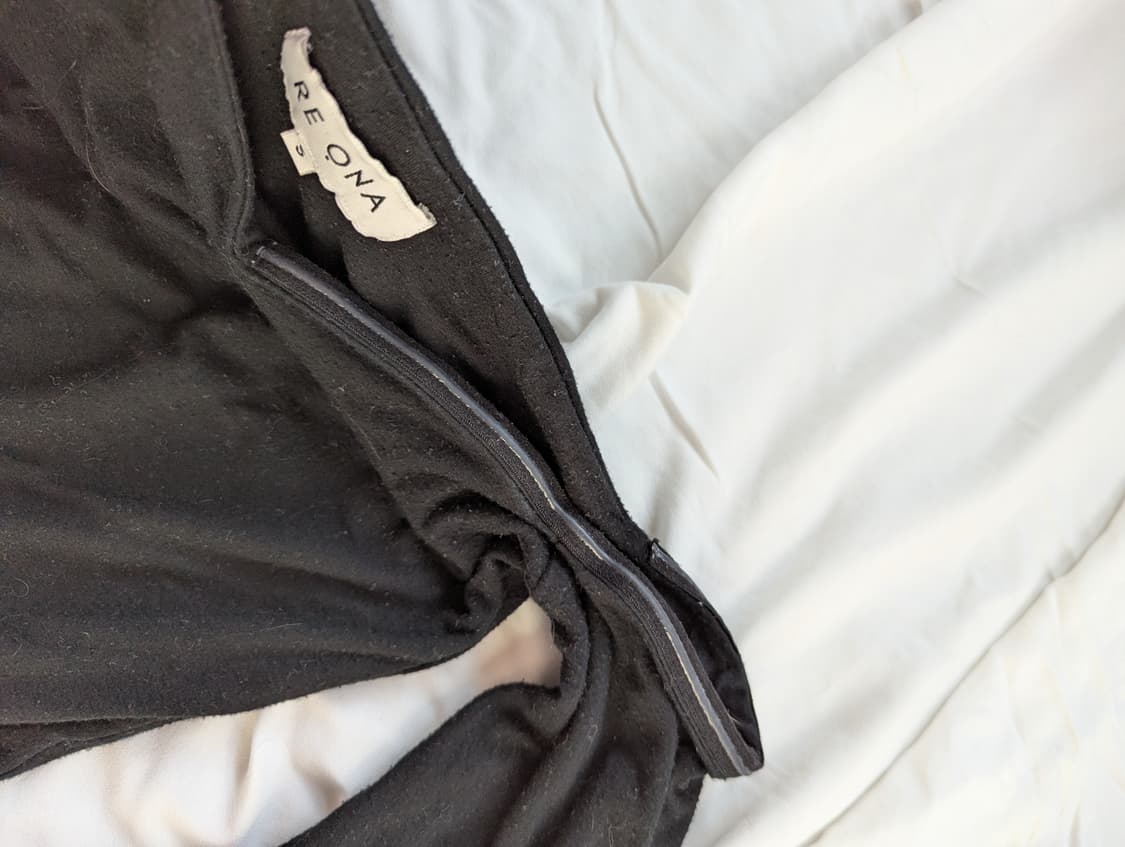 리 오나 RE ONA 블랙 언발란스 컷 아웃 긴팔 바디수트 상품이미지5