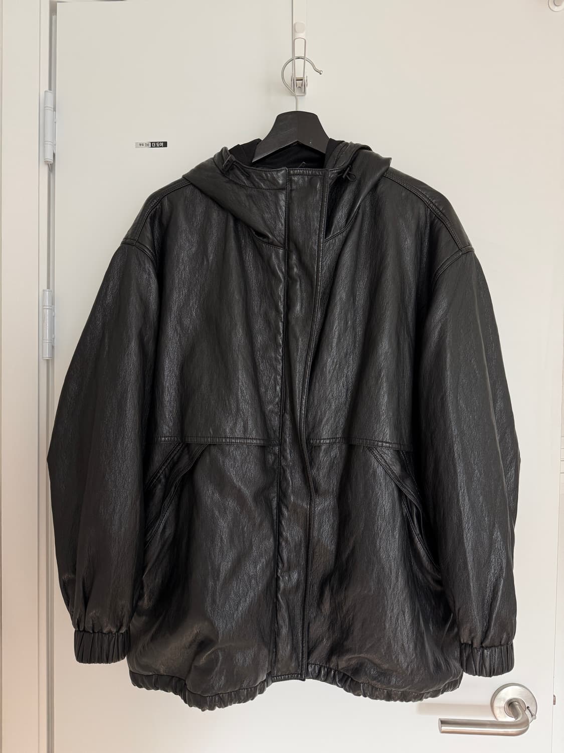 모노하 Leather hooded jumper 모노하 faux 레더 점퍼 상품이미지1