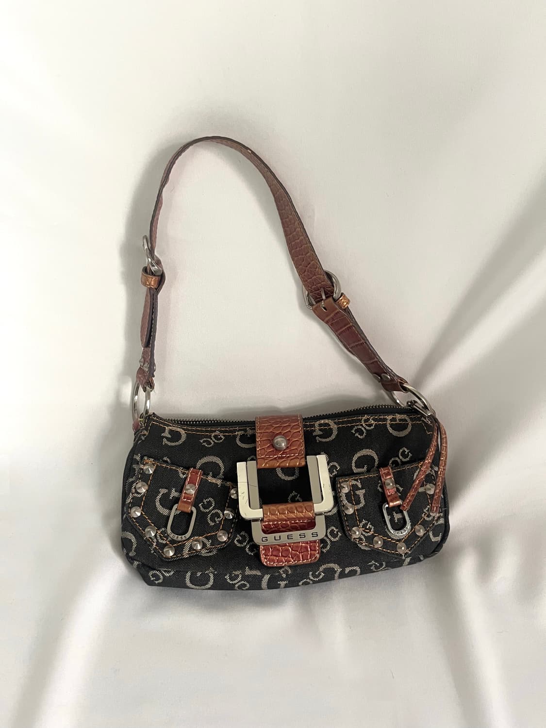 Guess 00s denim stud bag 상품이미지3