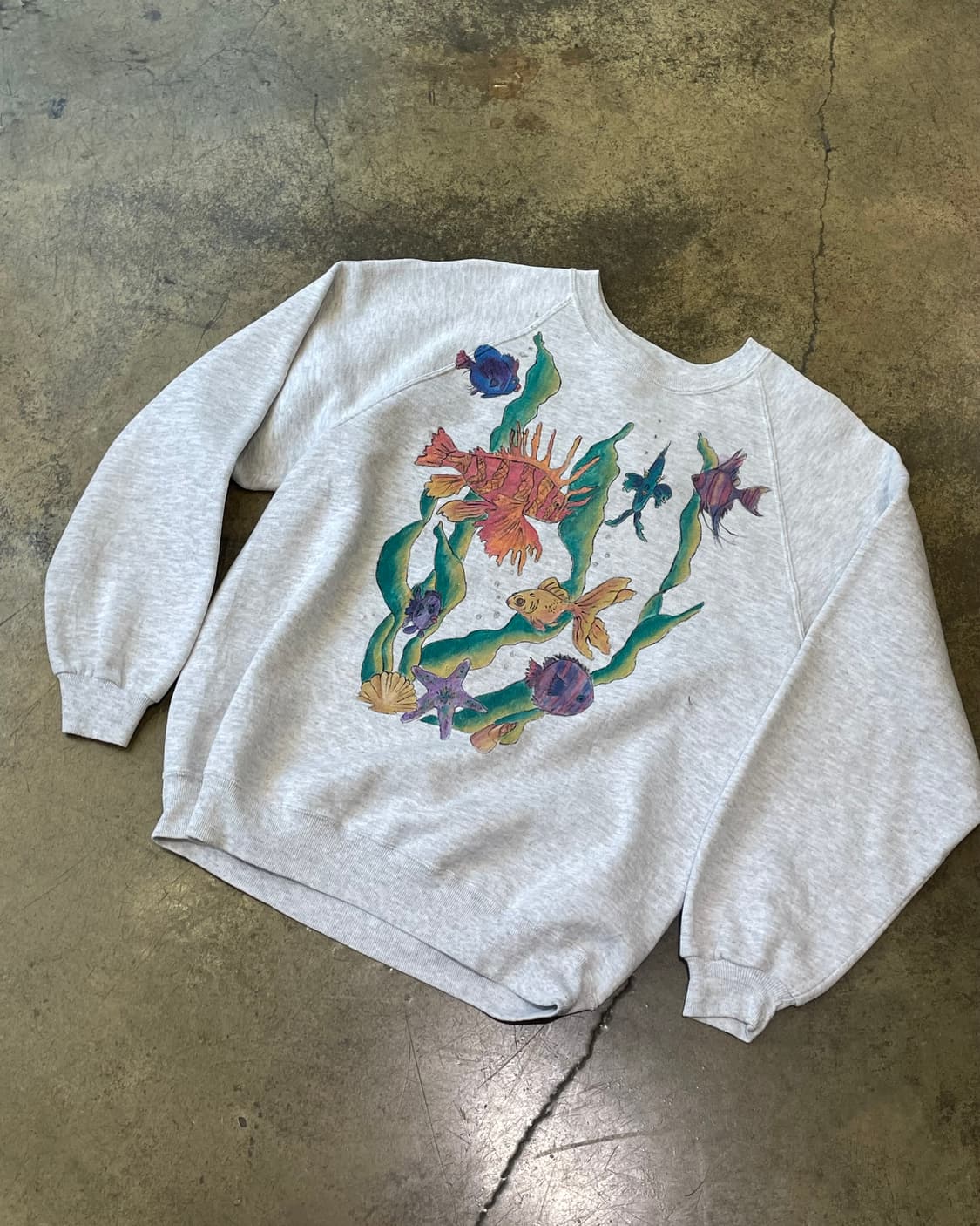 90s USA vintage “Fish” Painting sweat 🎨 상품이미지1