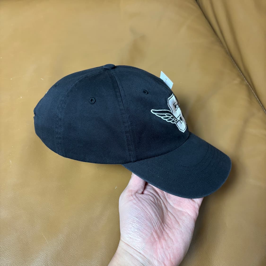 슈프림 6패널 볼캡 모자 윙 로고 블랙 상품이미지3