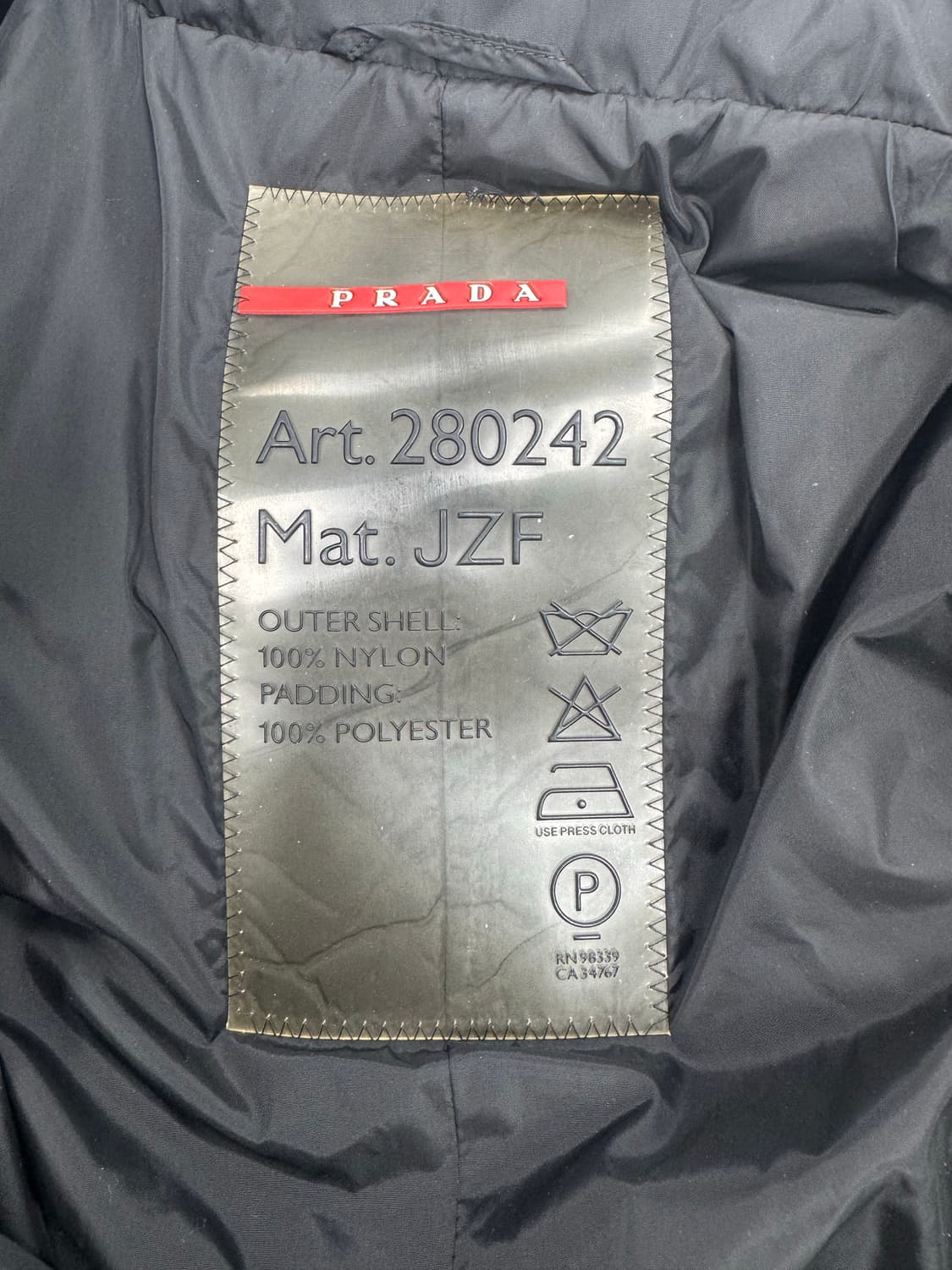 프라다스포츠 패디드 자켓 상품이미지4