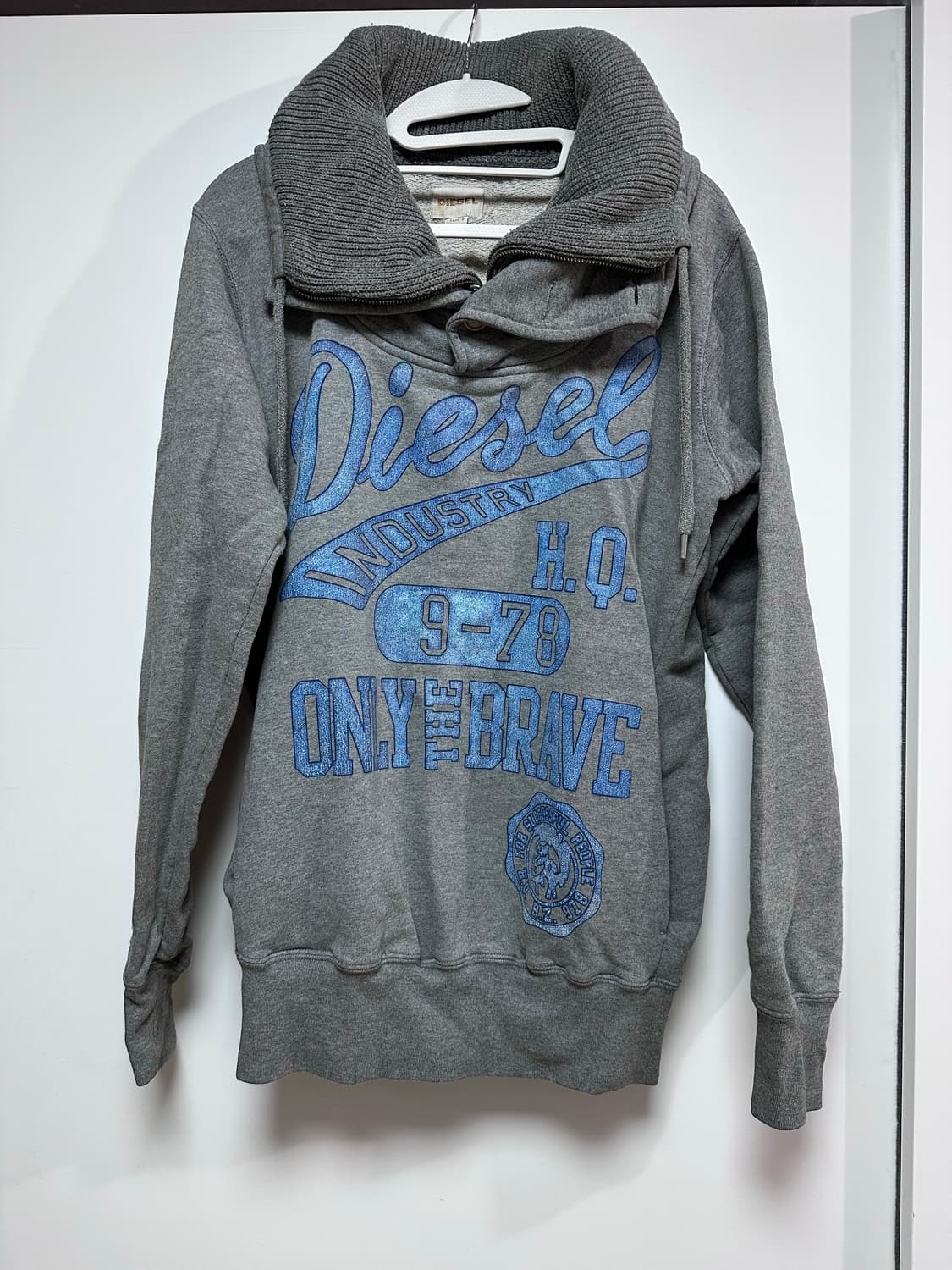 디젤 하이넥 프린팅 카라 맨투맨 상품이미지2