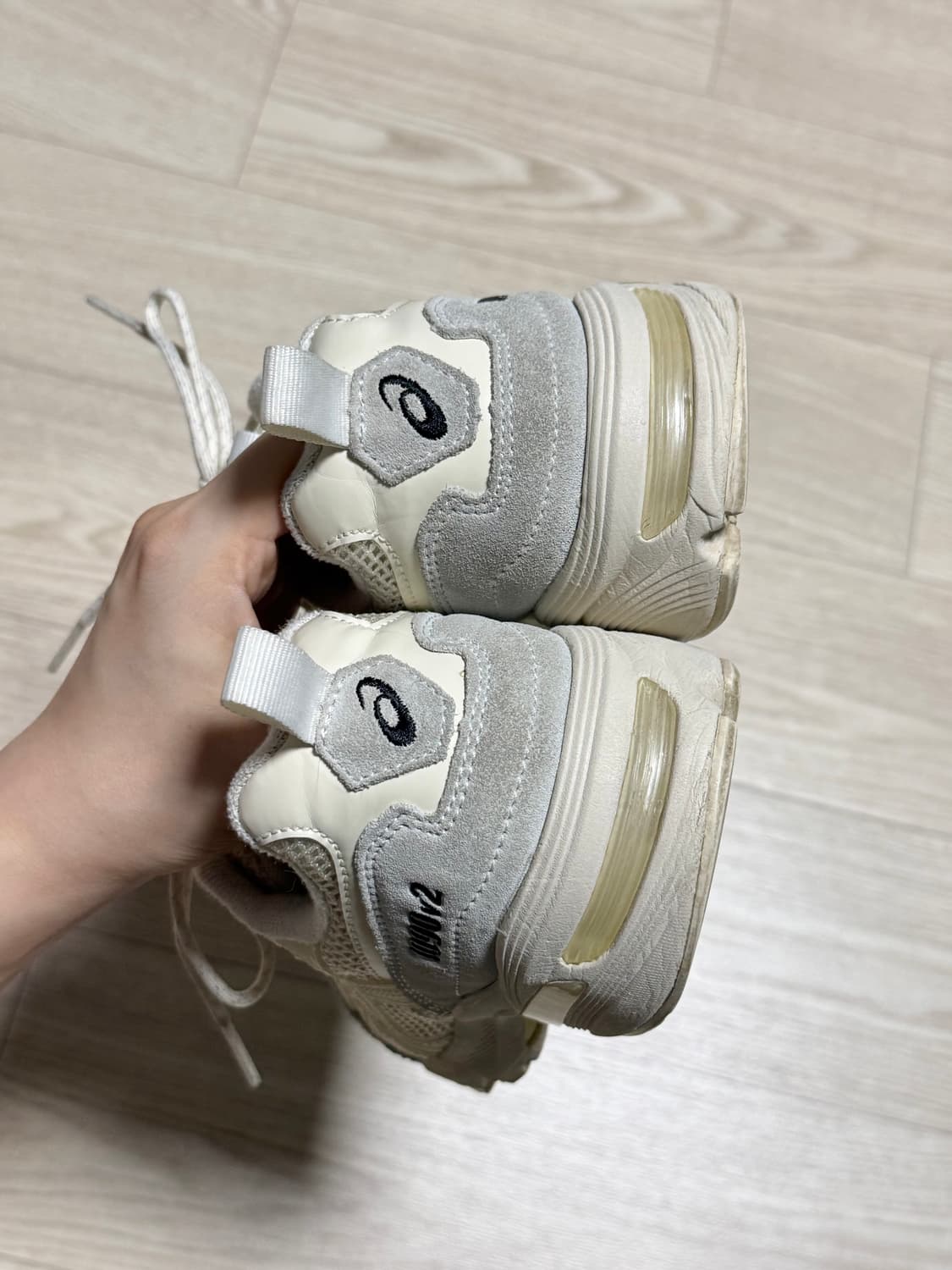 235 / 아식스 젤 1090 v2 크림 상품이미지8