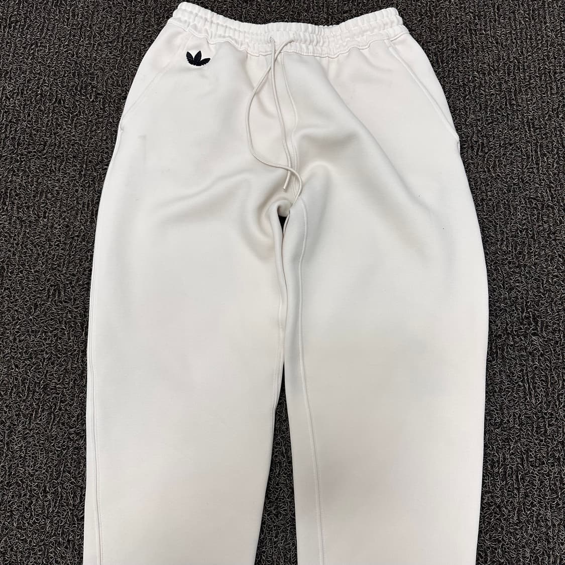 아디다스 뉴클래식스 트랙 조거팬츠 운동복 M 상품이미지4