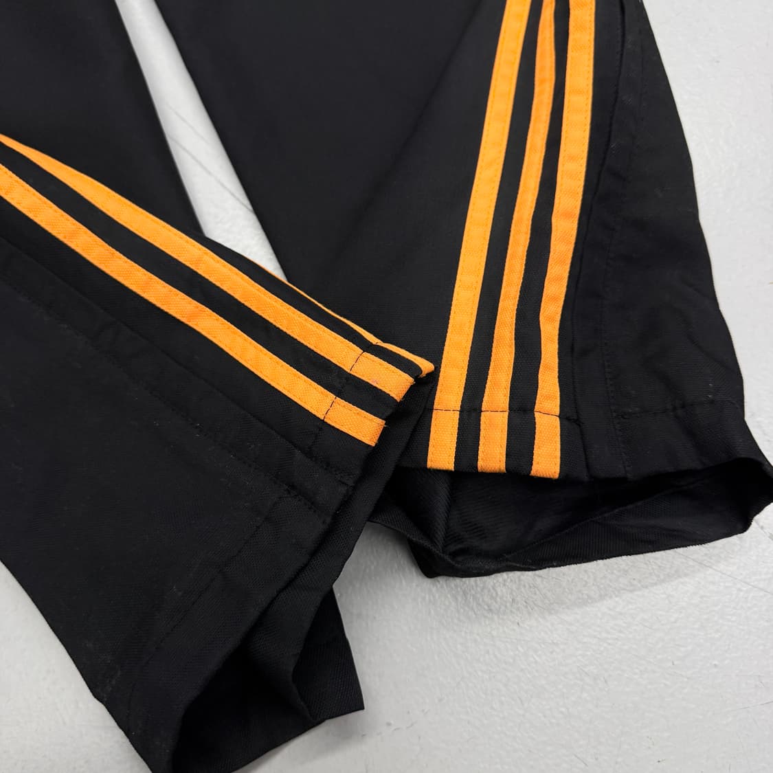 아디다스 00s 삼선 올드스쿨 바람막이 트랙팬츠 상품이미지4