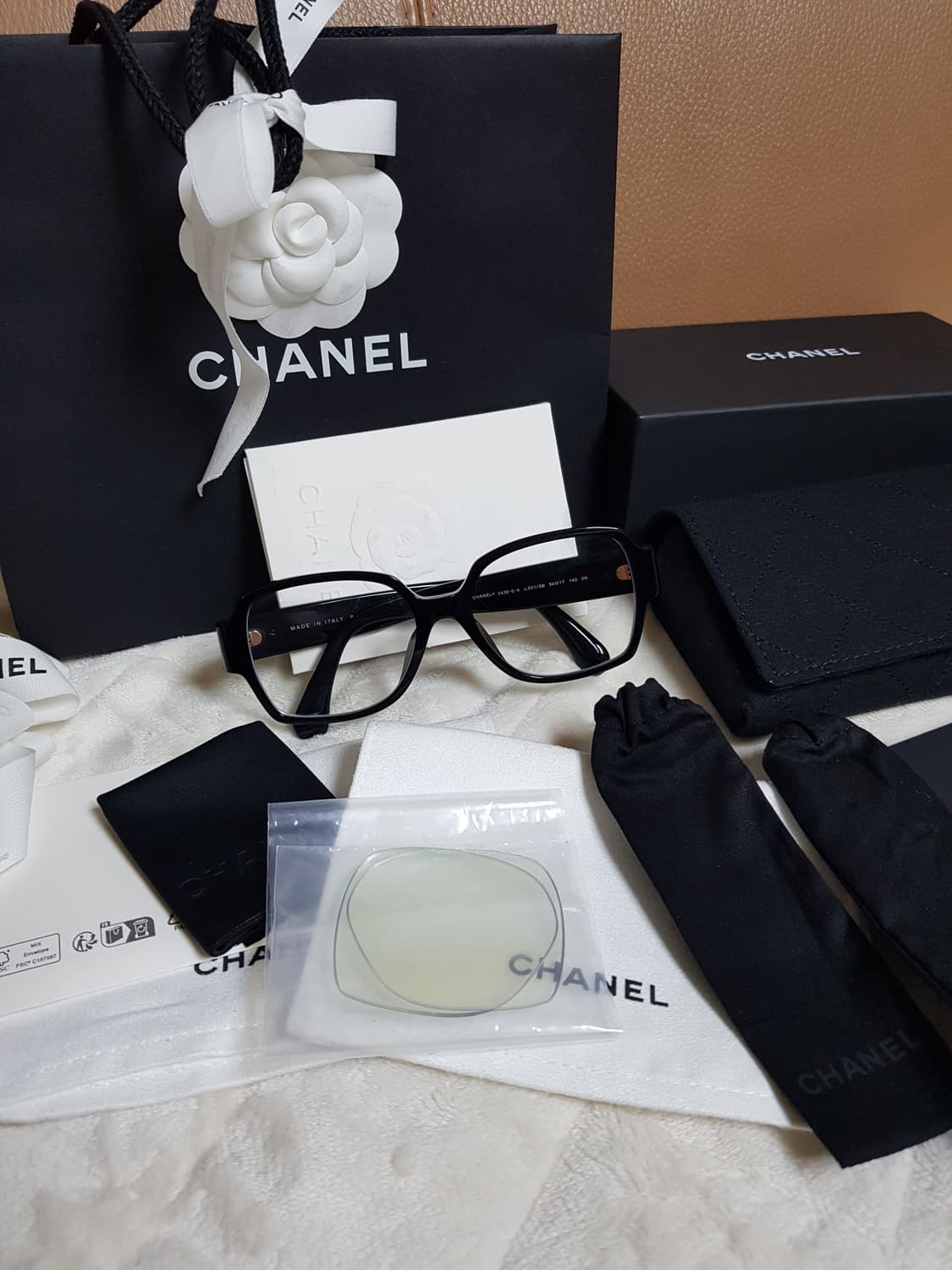 샤넬 하트 스퀘어 블루라이트 안경 블랙 상품이미지9