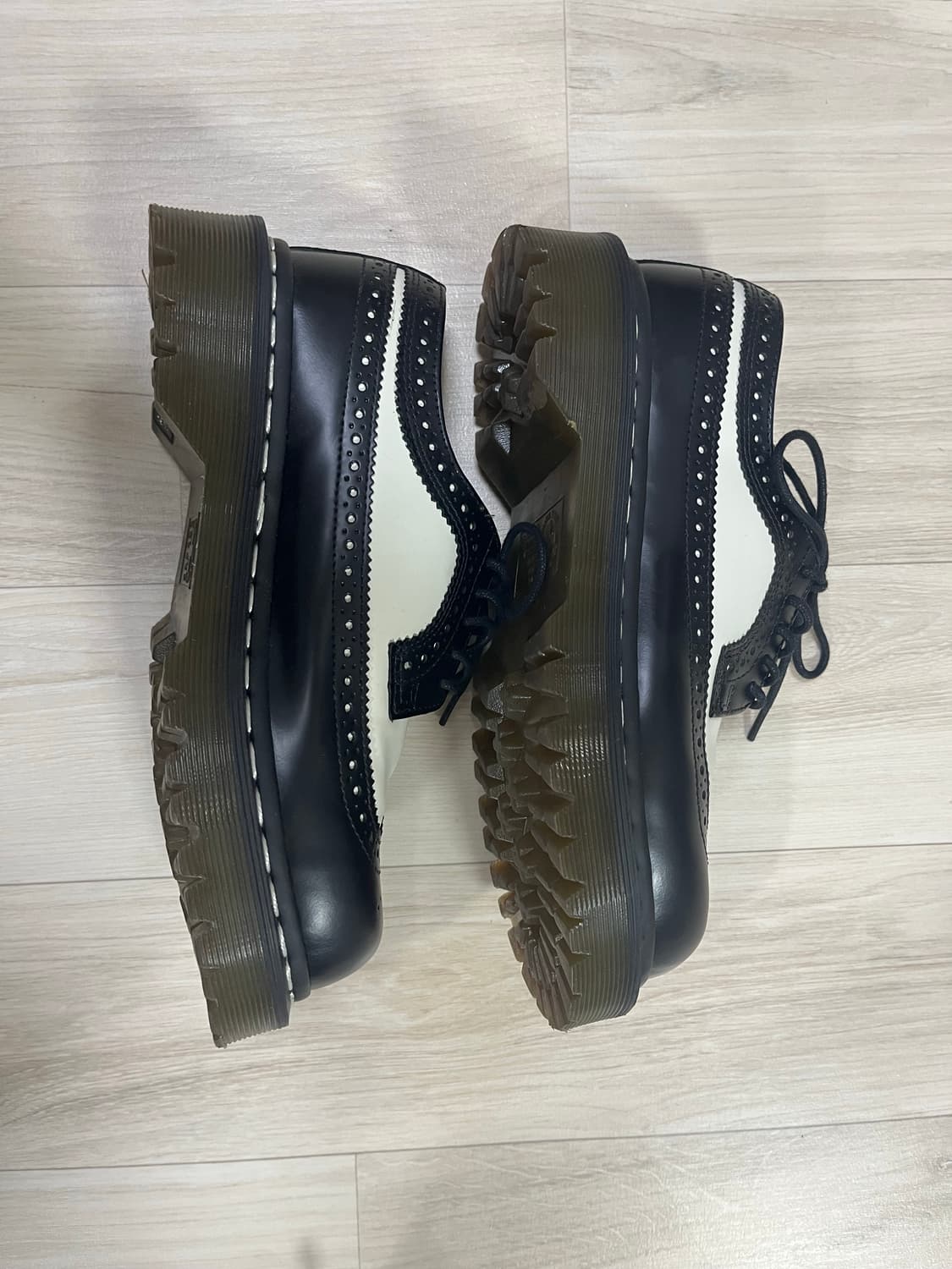 닥터 마틴 윙팁 상품이미지3