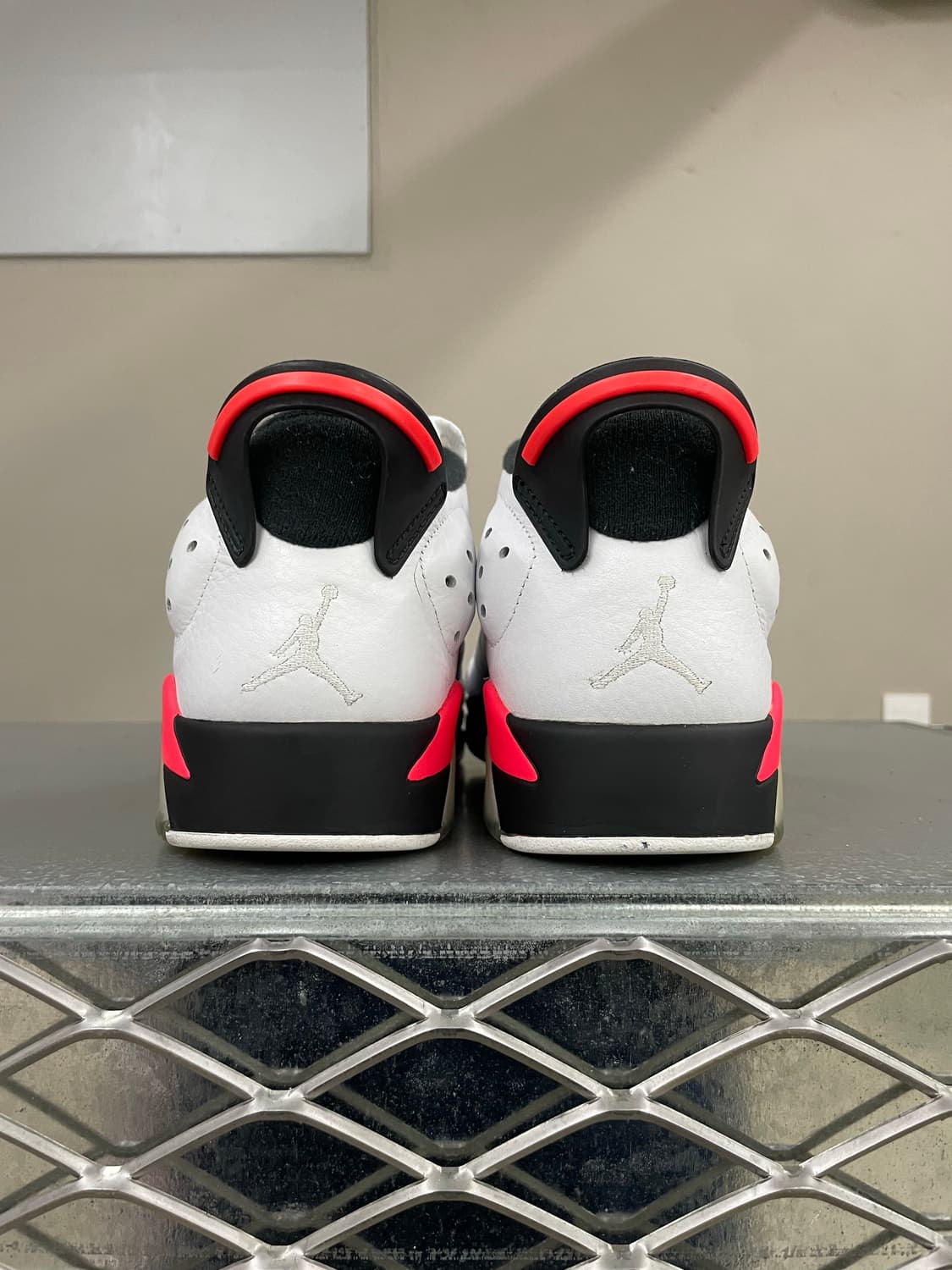 나이키 에어 조던 6 인프라 레드 280 상품이미지3