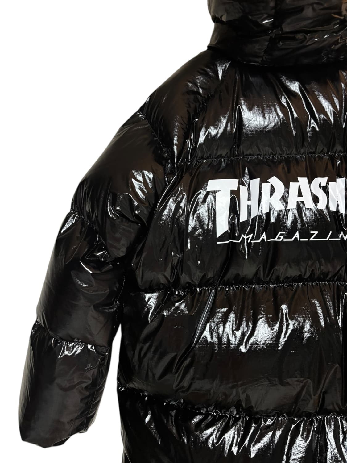 트레셔 매거진 로고 글로시 오버핏 롱 푸퍼 (남녀공용) 롱패딩 상품이미지5